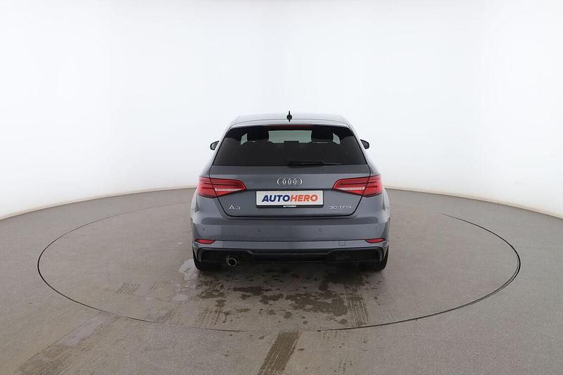 Usado Audi A3 Sportback 116 CV (85 kW) 2018 Gris Utilitario