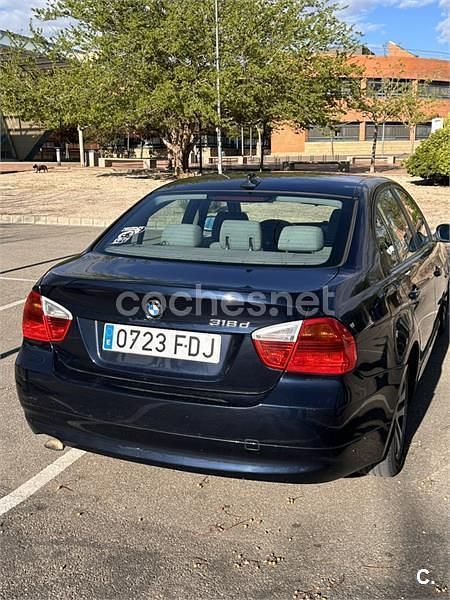 Usado BMW 318 122 CV (89 kW) 2006 Azul Berlina