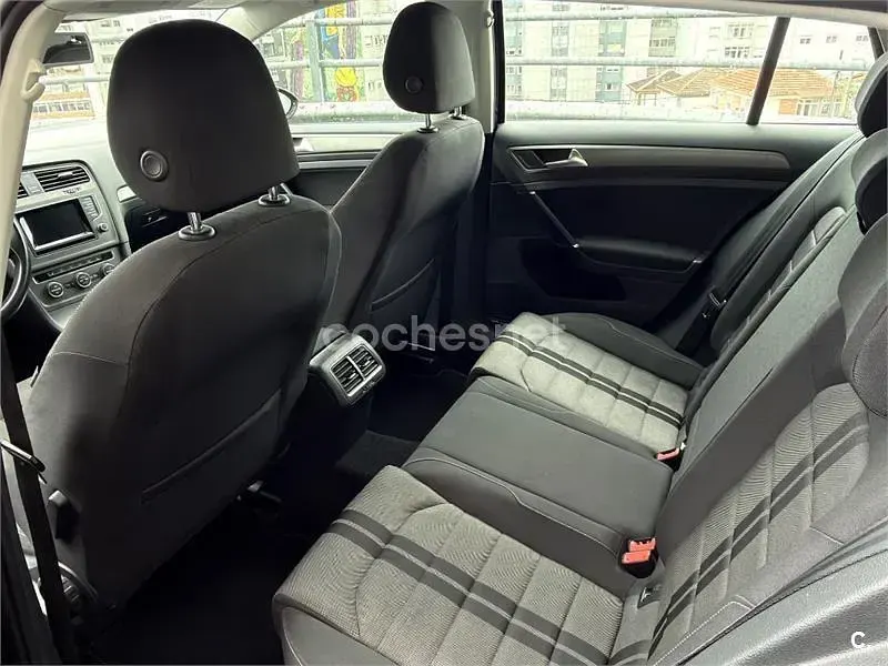 Usado VW Golf VII Advance 105 CV (77 kW) 2012 Negro Berlina