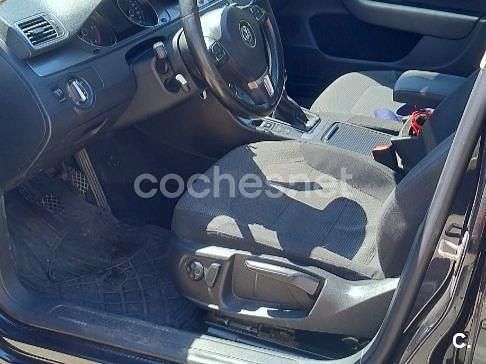Usado VW Passat Highline 140 CV (102 kW) 2012 Negro Familiar