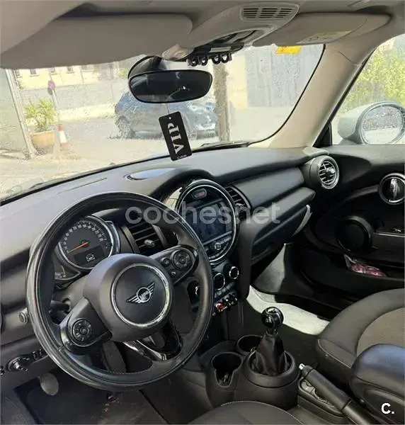 Usado Mini ONE 102 CV (75 kW) 2020 Gris / plata Utilitario