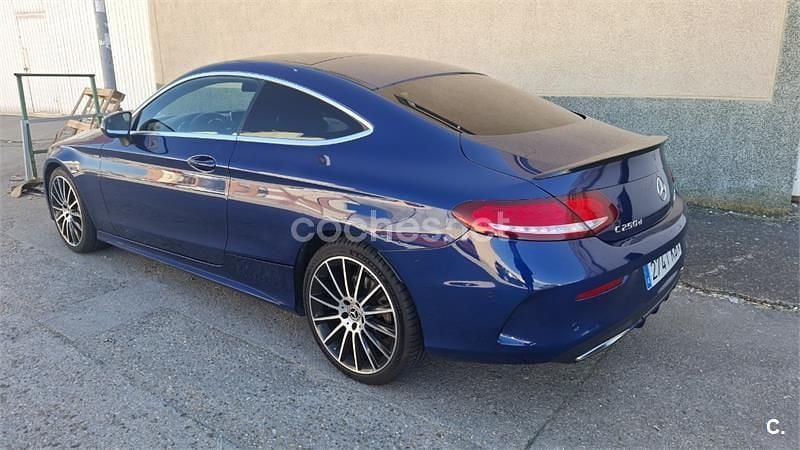 Usado Mercedes C250 AMG line 204 CV (150 kW) 2017 Azul Coupe