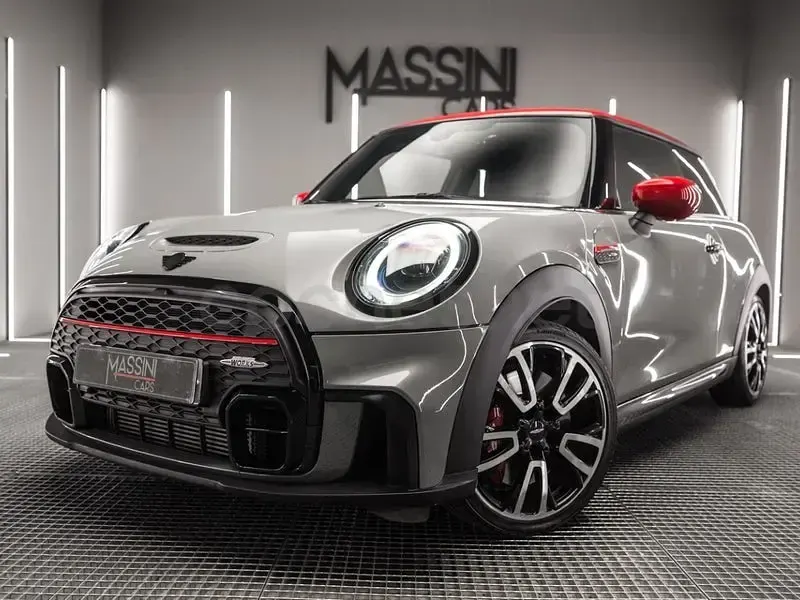 Usado Mini John Cooper Works 231 CV (169 kW) 2022 Gris / plata Utilitario