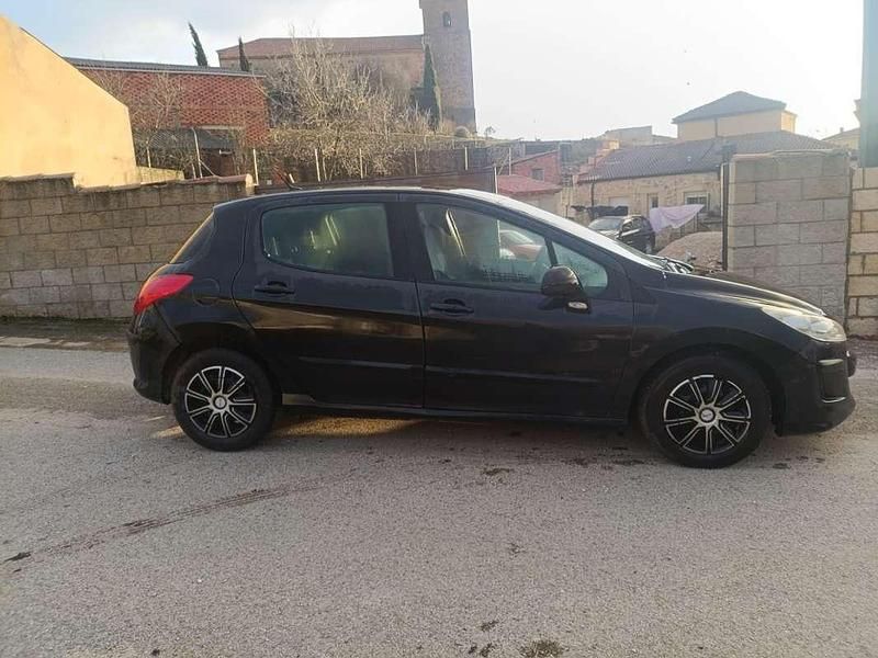 Usado Peugeot 308 109 CV (80 kW) 2009 Negro Utilitario
