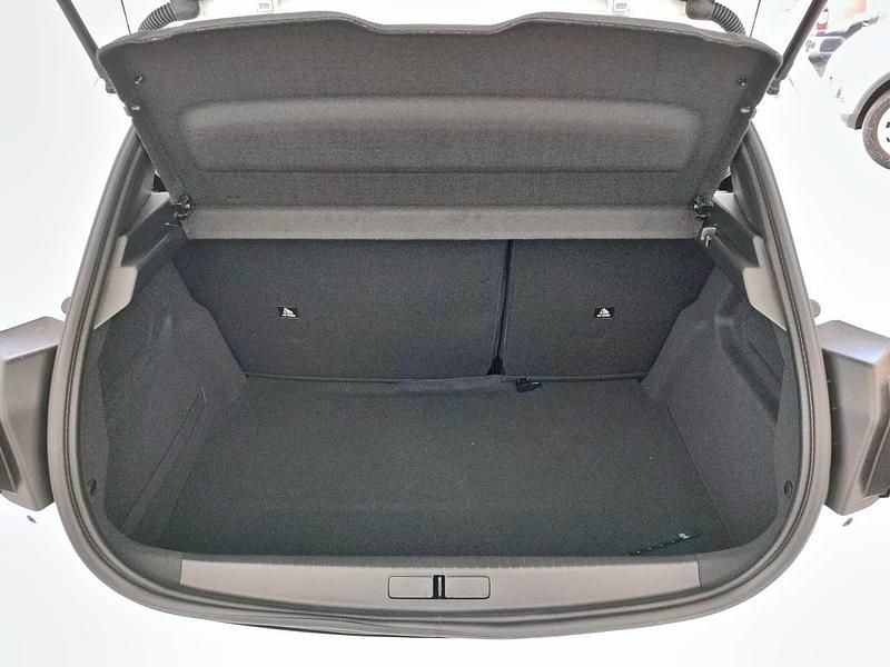 Usado Peugeot e-208 Allure 100 kW (136 CV) 2023 Blanco Utilitario