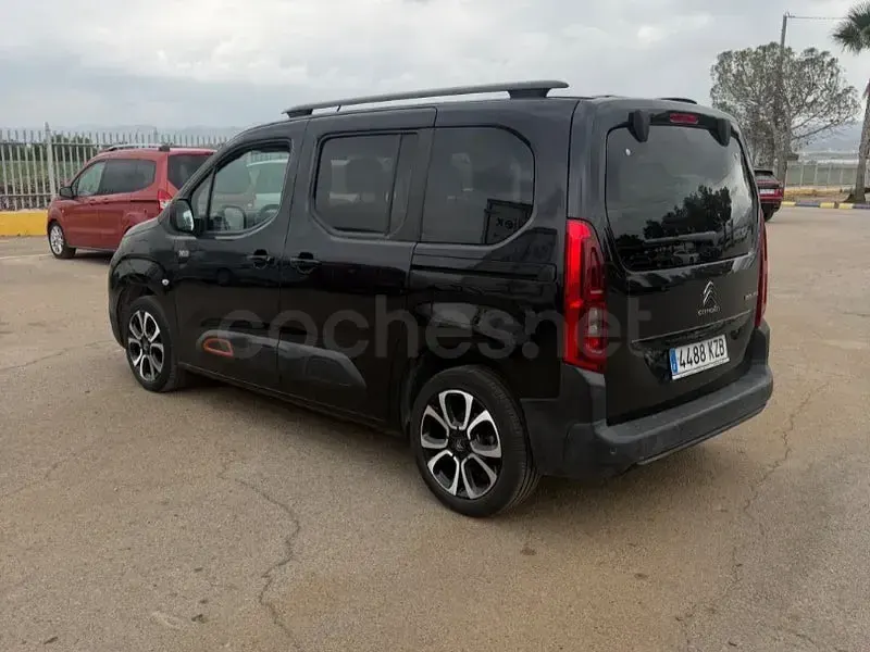 Usado Citroën Berlingo Shine 102 CV (75 kW) 2019 Negro Monovolumen