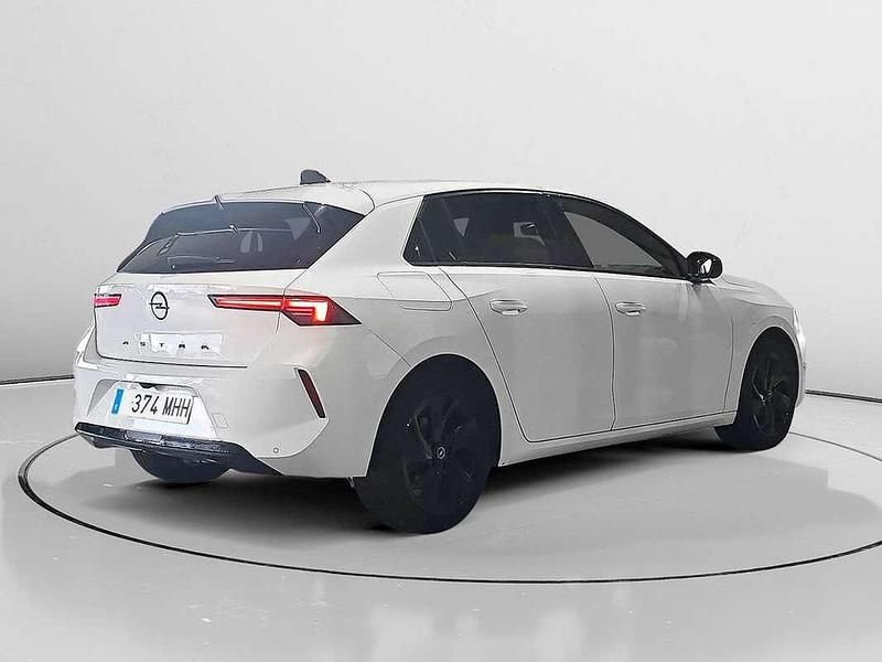 Usado Opel Astra GS Line 131 CV (96 kW) 2023 Blanco Utilitario