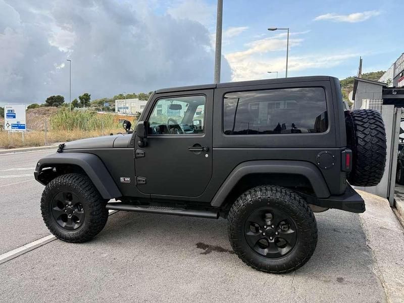 Usado Jeep Wrangler Sahara 200 CV (147 kW) 2017 Negro SUV