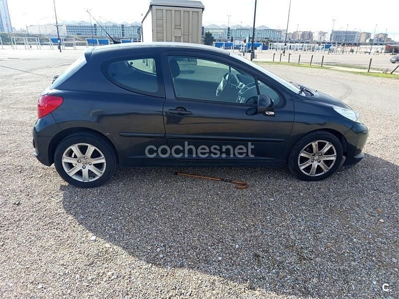 Usado Peugeot 207 Sport 90 CV (66 kW) 2009 Negro Berlina