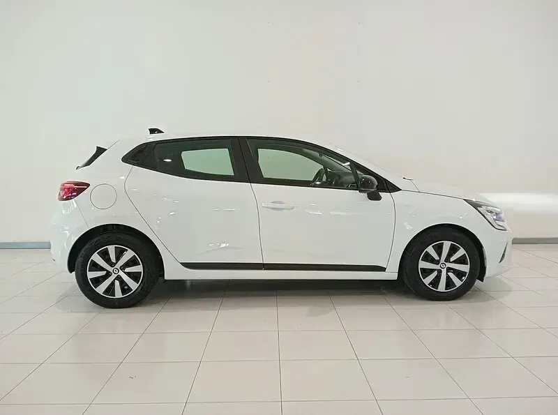 Usado Renault Clio V Equilibre 100 CV (73 kW) 2023 Blanco Berlina