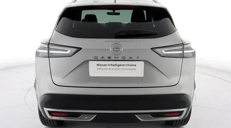 Usado Nissan Qashqai N-Connecta 140 CV (102 kW) 2025 Plata diamante SUV