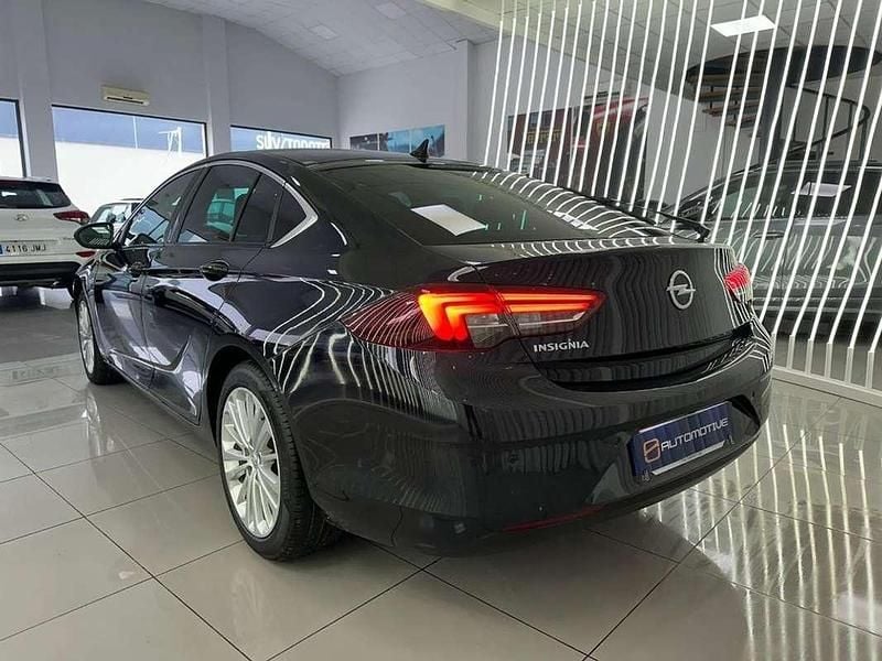 Usado Opel Insignia Innovation 136 CV (100 kW) 2020 Azul Familiar
