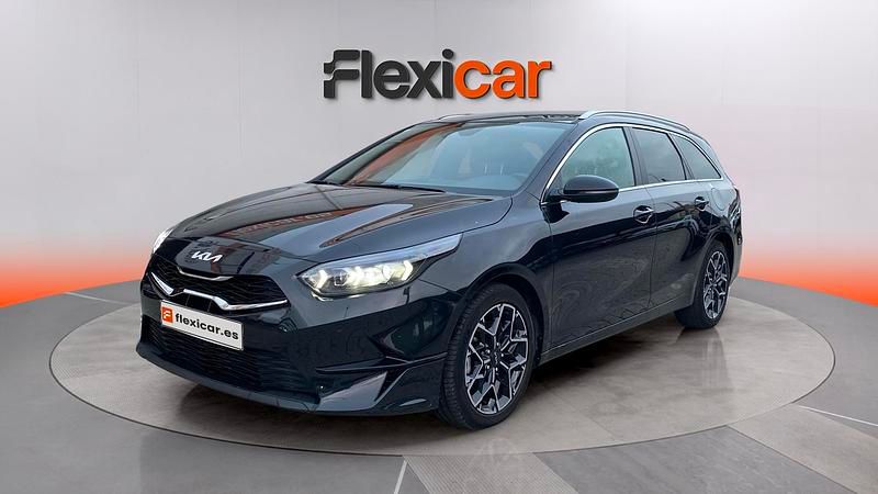 Usado Kia Ceed Style 100 CV (73 kW) 2025 Negro Utilitario