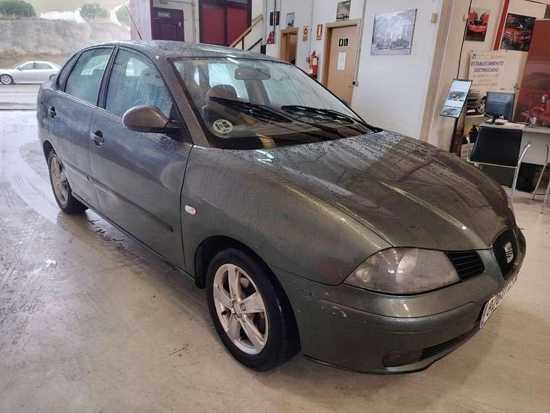 Usado Seat Cordoba Stella 75 CV (55 kW) 2003 Verde Utilitario