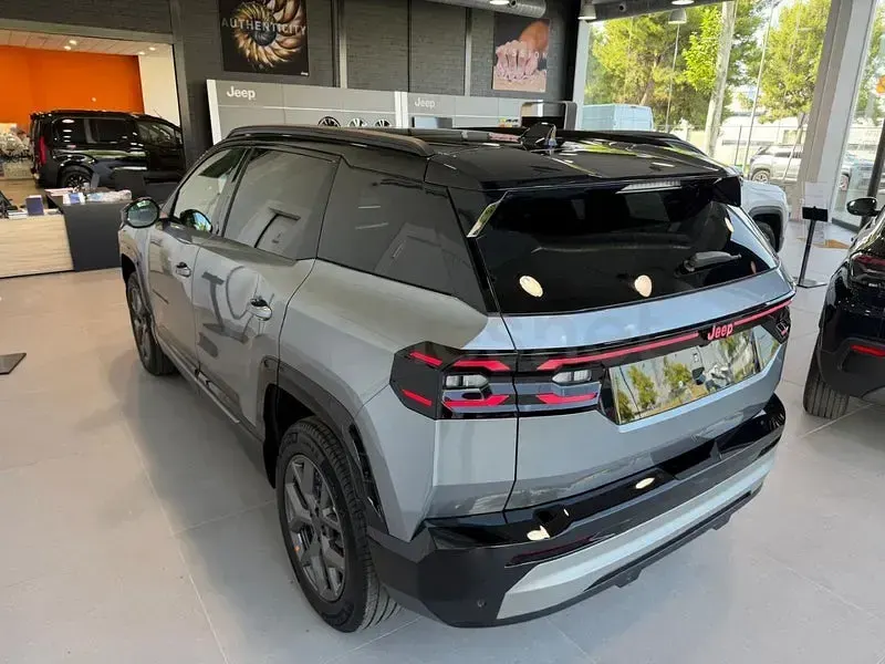 Nuevo Jeep Compass 145 CV (106 kW) 2026 Gris / plata SUV