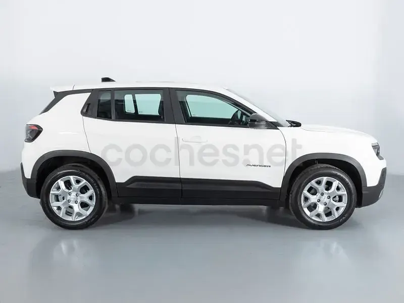 Usado Jeep Avenger Altitude 100 CV (73 kW) 2025 Blanco SUV