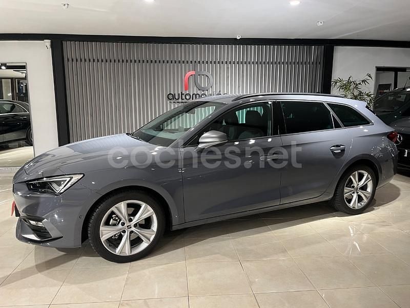 Gris / plata Usado 2025 Seat Leon FR Familiar | 27.490 € (Un poco caro) - Imagen 1/4
