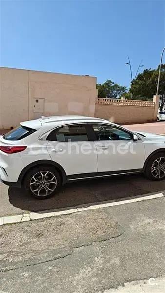 Usado Kia XCeed 136 CV (100 kW) 2021 Blanco SUV
