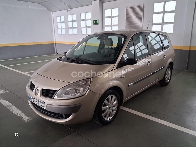 Usado Renault Grand Scénic II Dynamique 130 CV (95 kW) 2007 Beige Monovolumen