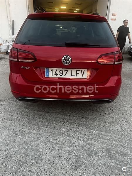 Usado VW Golf VII Advance 150 CV (110 kW) 2020 Rojo Familiar