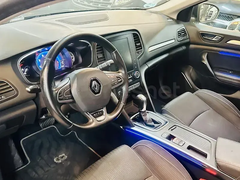 Usado Renault Mégane GT Line GT-Line 140 CV (102 kW) 2019 Negro Berlina