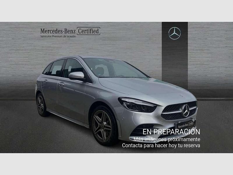Usado Mercedes E250 218 CV (160 kW) 2025 Plateado Familiar