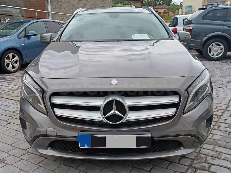 Usado Mercedes GLA200 Style 136 CV (100 kW) 2015 Gris / plata SUV