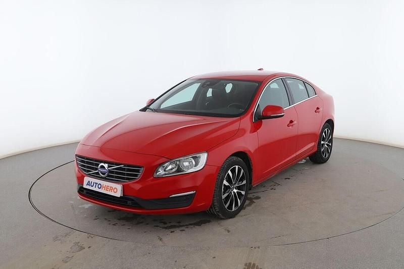 Usado Volvo S60 Momentum 150 CV (110 kW) 2018 Rojo Berlina