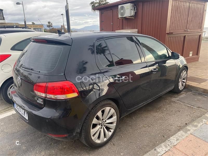 Usado VW Golf VII Advance 105 CV (77 kW) 2012 Negro Berlina