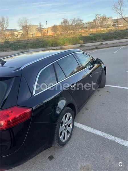 Usado Opel Insignia Sport 160 CV (117 kW) 2009 Negro Familiar