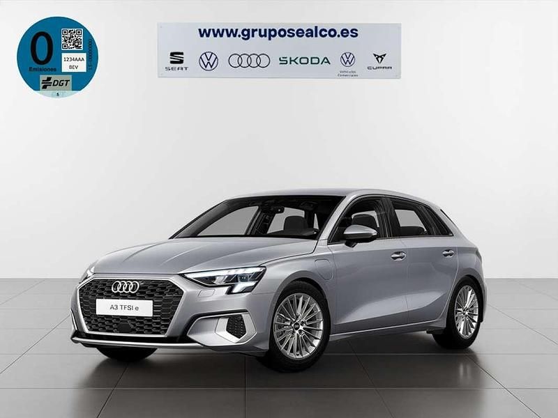 Plateado Usado 2022 Audi A3 Sportback e-tron Advanced Utilitario | 23.990 € (Precio justo) - Imagen 1/4