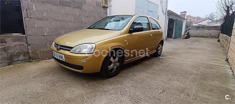 Usado Opel Corsa Elegance 90 CV (66 kW) 2001 Amarillo Berlina