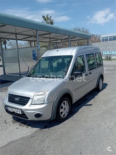 Usado Ford Grand Tourneo Connect Trend 95 CV (69 kW) 2013 Gris / plata Monovolumen