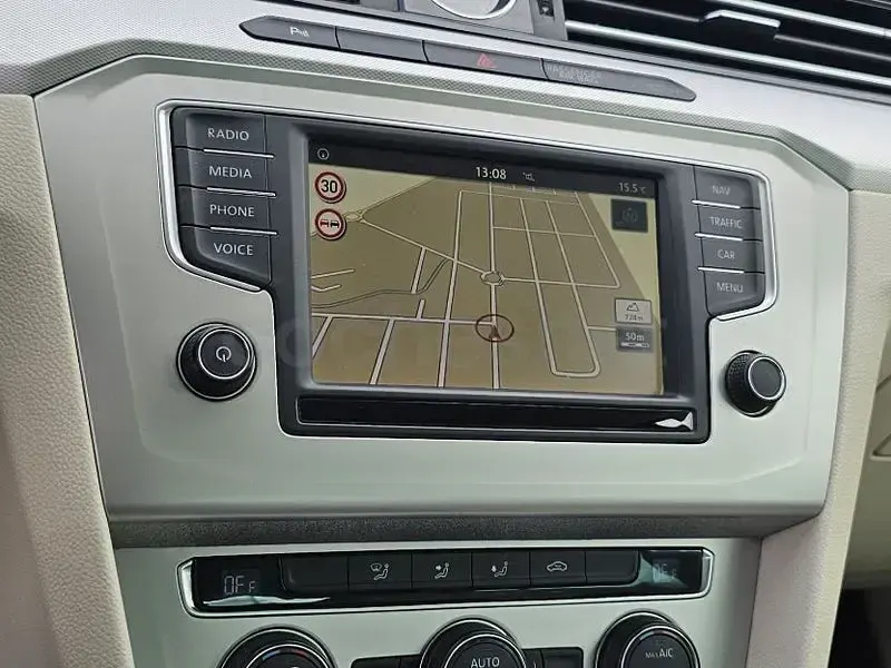 Begagnad VW Passat Exclusive 150 HK (110 kW) 2018 Grå Sedan