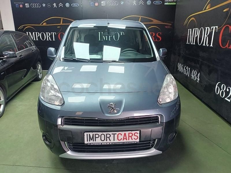 Usado Peugeot Partner Tepee Style 92 CV (67 kW) 2013 Gris / plata Monovolumen
