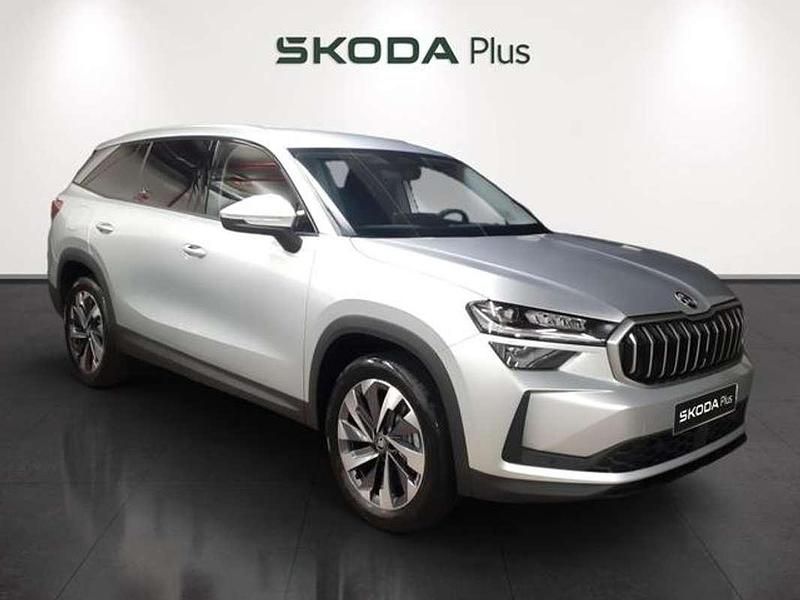 Plateado Usado 2025 Skoda Kodiaq Selection SUV | 37.150 € (Precio justo) - Imagen 1/4
