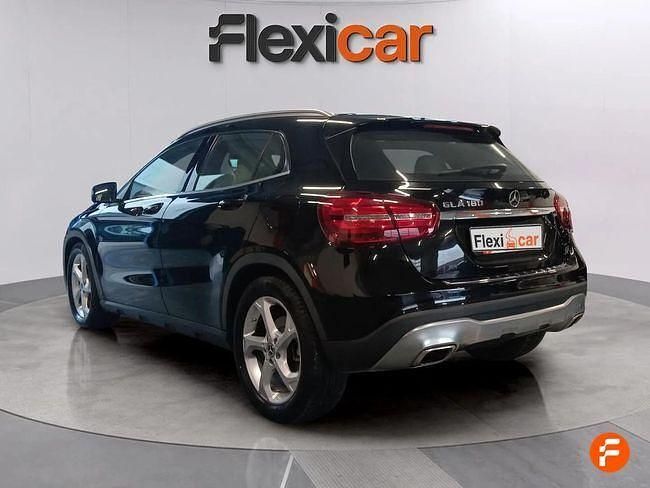 Usado Mercedes GLA180 Urban 122 CV (89 kW) 2017 Negro SUV