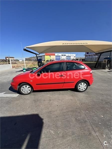 Rojo Usado 2004 Seat Ibiza Berlina | 2300 € (Precio justo) - Imagen 1/2