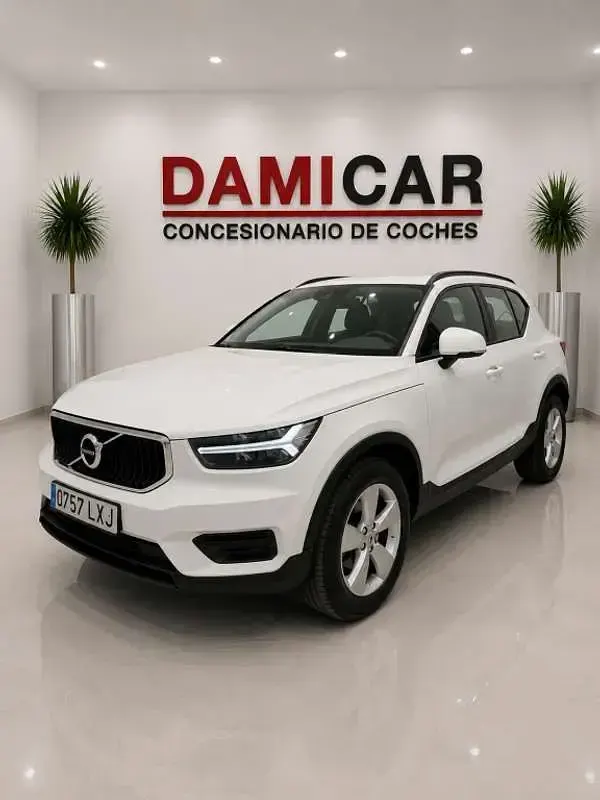 Usado Volvo XC40 Momentum 129 CV (94 kW) 2022 Blanco SUV
