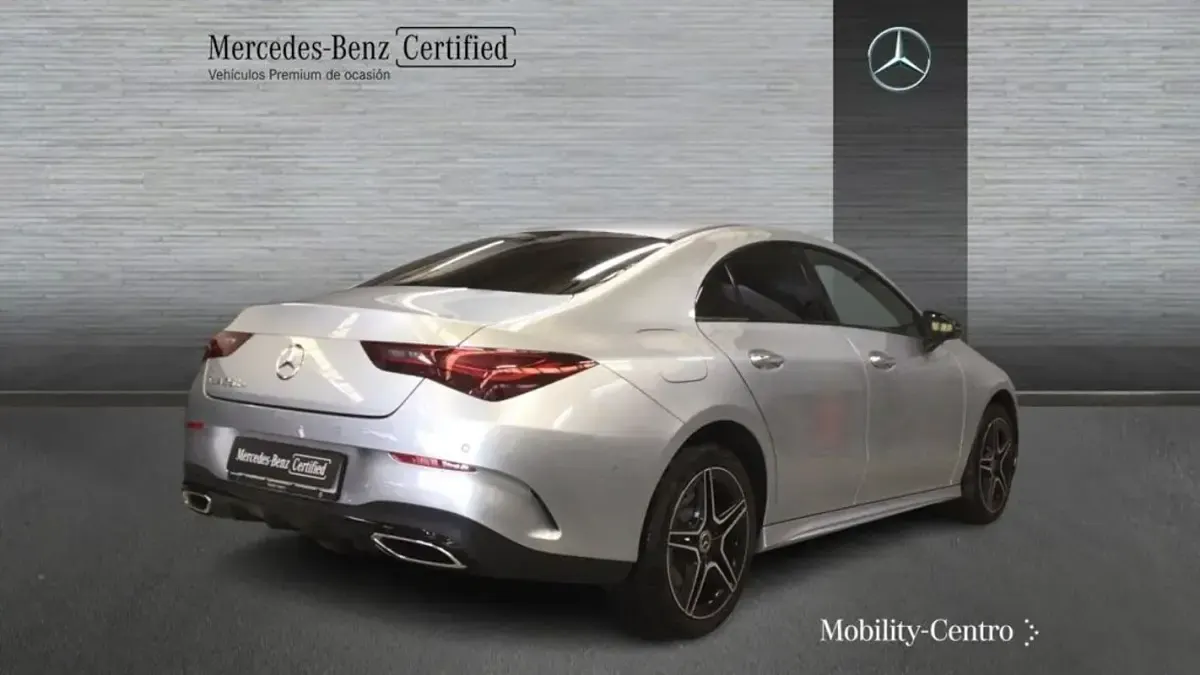 Usado Mercedes CLA250e 163 CV (119 kW) 2024 Plata hightech Coupe