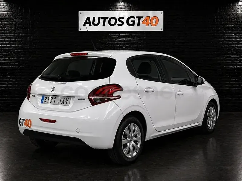 Usado Peugeot 208 Access 75 CV (55 kW) 2017 Blanco Utilitario