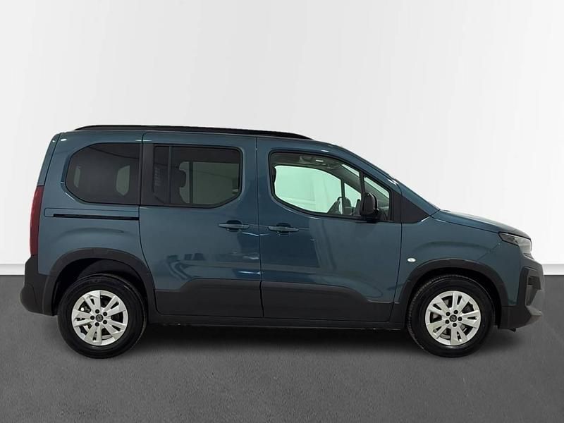 Usado Peugeot Rifter Allure 100 CV (73 kW) 2024 Azul Monovolumen