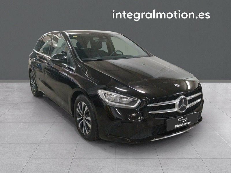 Usado Mercedes B180 116 CV (85 kW) 2020 Negro Monovolumen