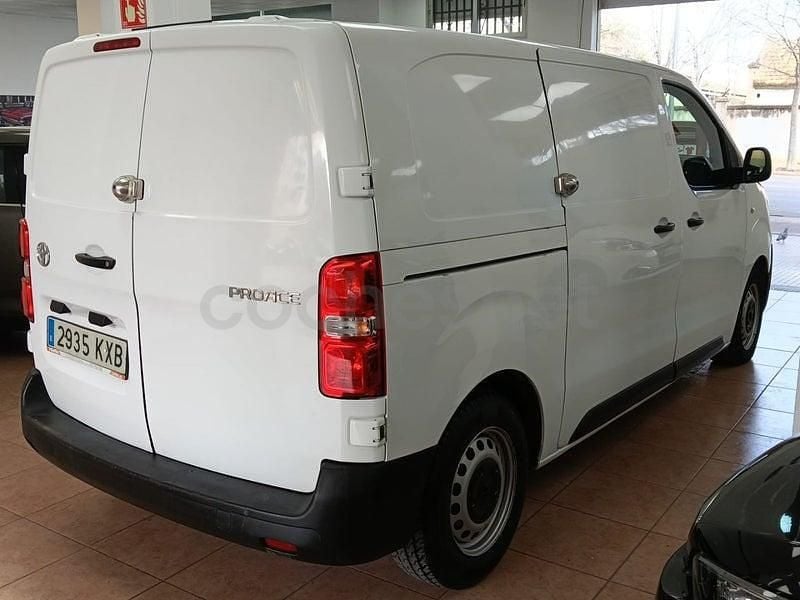 Usado Toyota Proace Verso 120 CV (88 kW) 2019 Blanco Familiar