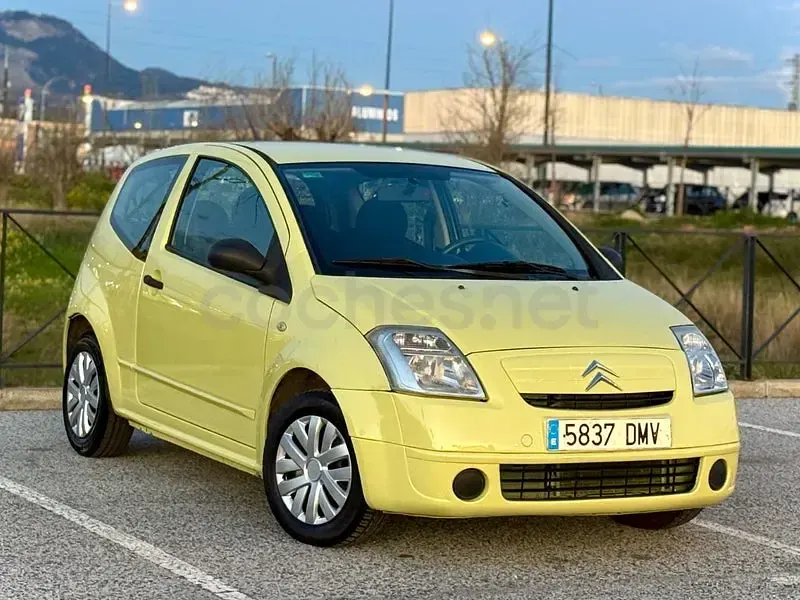 Usado Citroën C2 70 CV (51 kW) 2005 Amarillo Utilitario