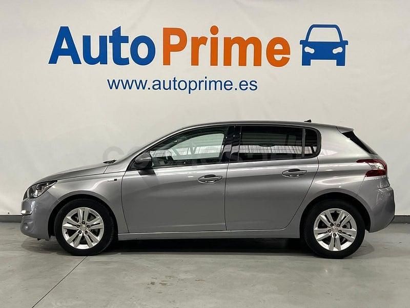 Usado Peugeot 308 Active 120 CV (88 kW) 2017 Gris / plata Berlina