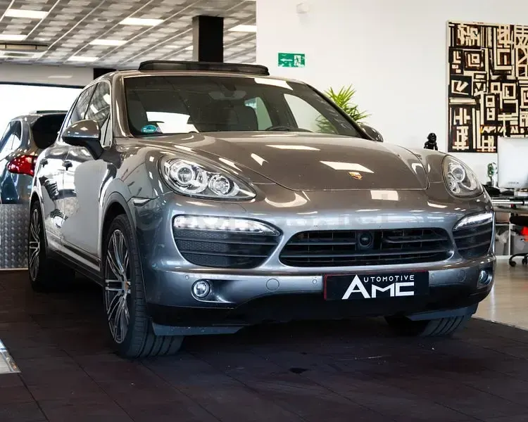 Usado Porsche Cayenne 400 CV (294 kW) 2011 Gris / plata SUV