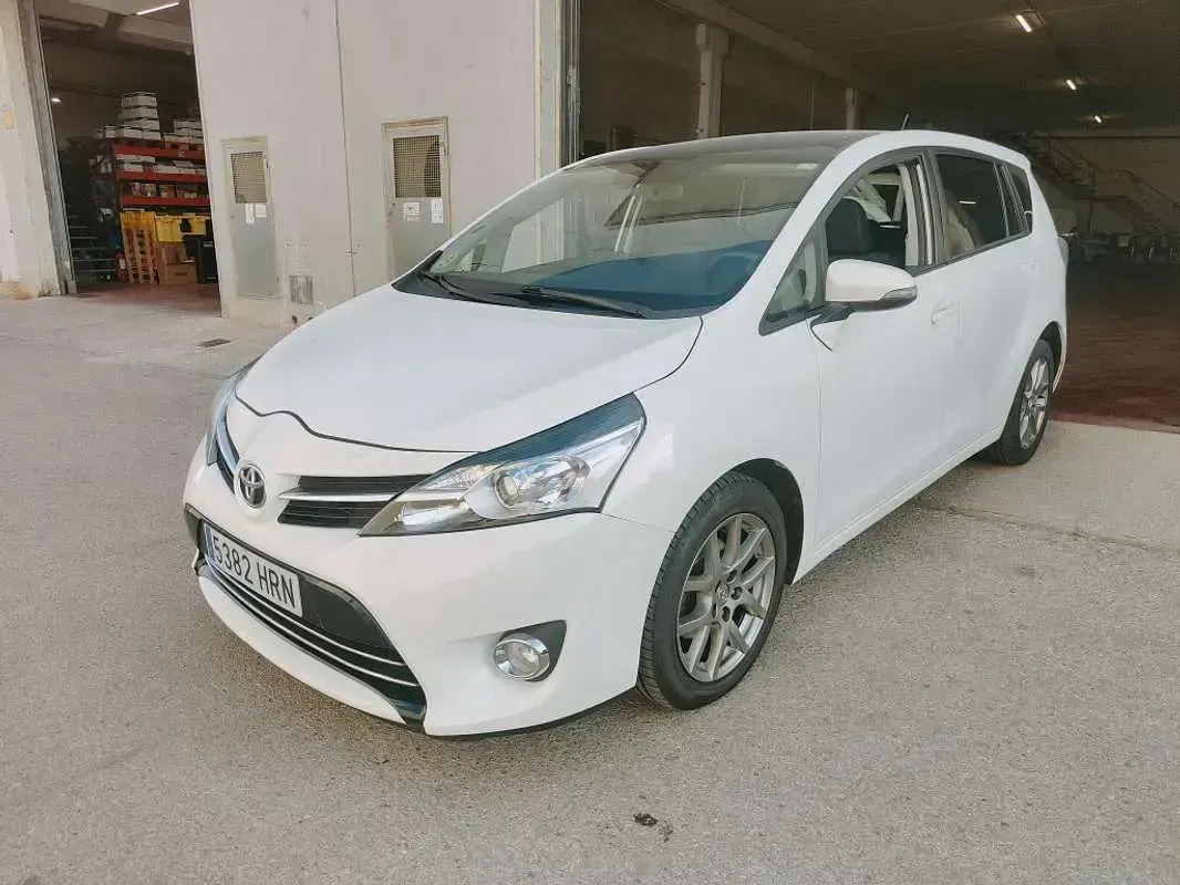 Usado Toyota Verso Advance 124 CV (91 kW) 2013 Blanco Monovolumen