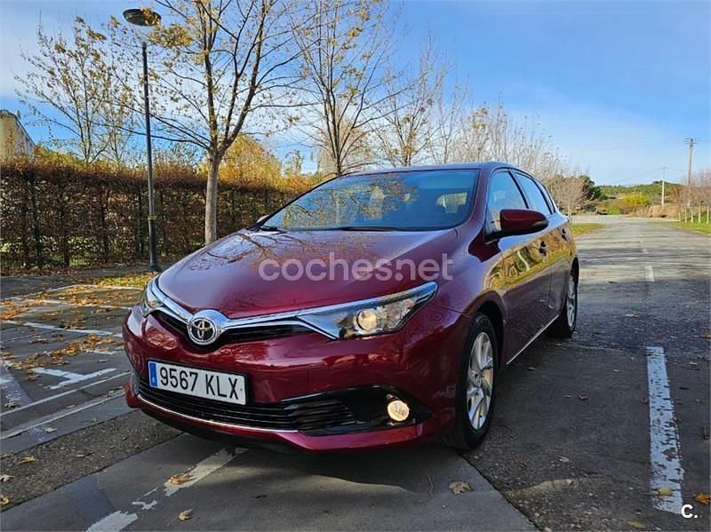 Granate Usado 2018 Toyota Auris Active Berlina | 13.500 € (Precio justo) - Imagen 1/4
