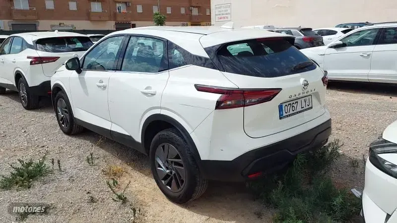 Usado Nissan Qashqai Acenta 140 CV (102 kW) 2022 Blanco SUV